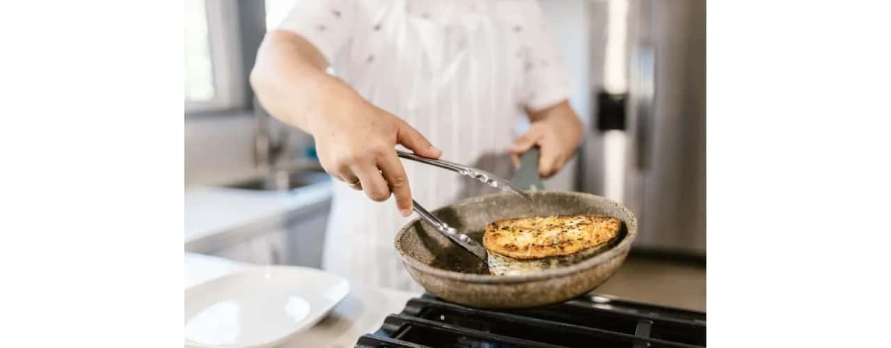 Jak smażyć ryby mrożone? Soczyste i chrupiące bez rozpadania!